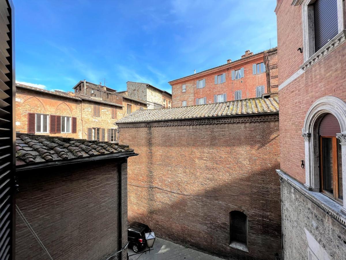 Casa Dany-At The Beginning Of The Main Street Siena Exterior foto