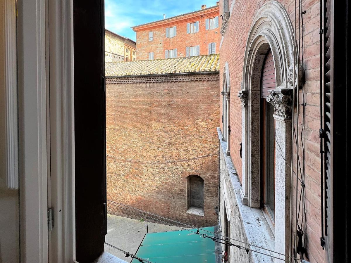 Casa Dany-At The Beginning Of The Main Street Siena Exterior foto