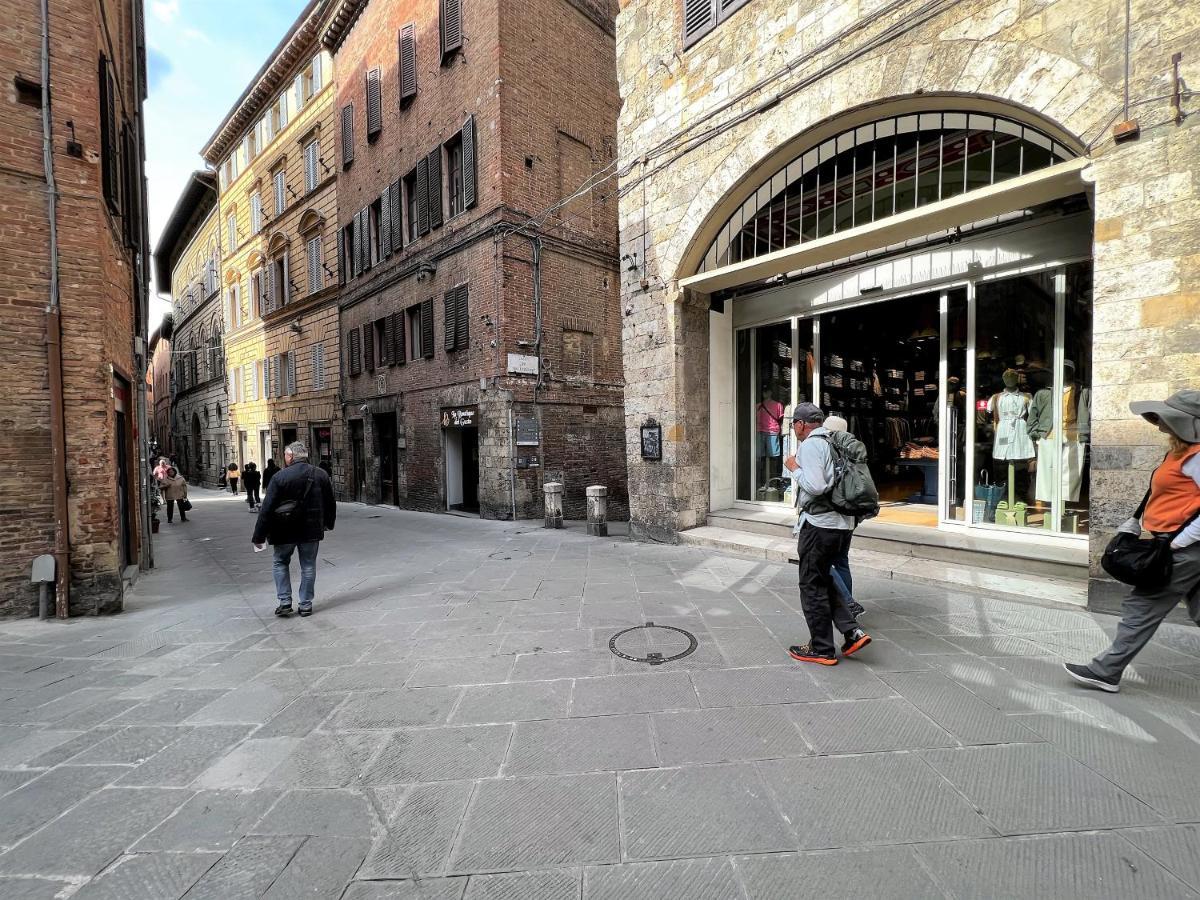 Casa Dany-At The Beginning Of The Main Street Siena Exterior foto