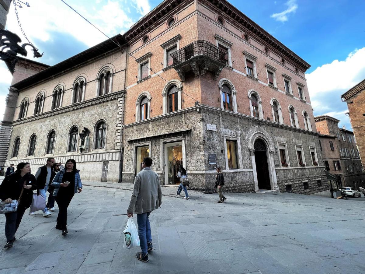 Casa Dany-At The Beginning Of The Main Street Siena Exterior foto